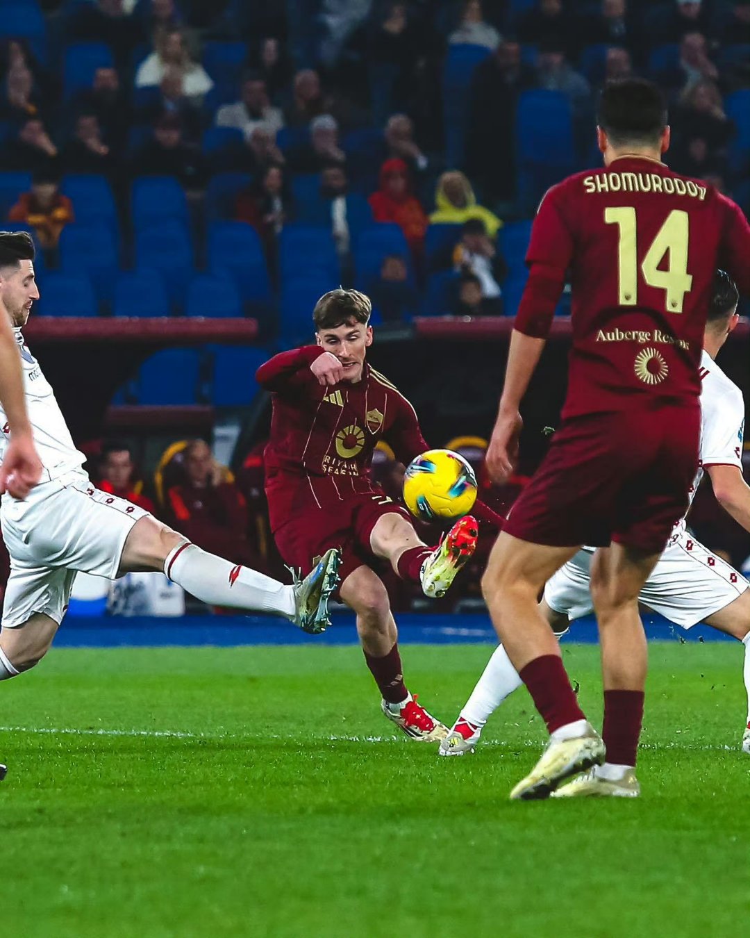 包含罗马客场力战佛罗伦萨，保住欧洲竞赛机会的词条