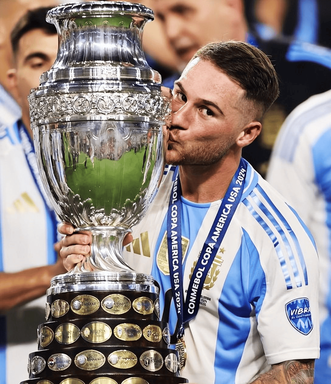 关于南美洲杯预赛剧情不断，球员特点各具魅力的信息