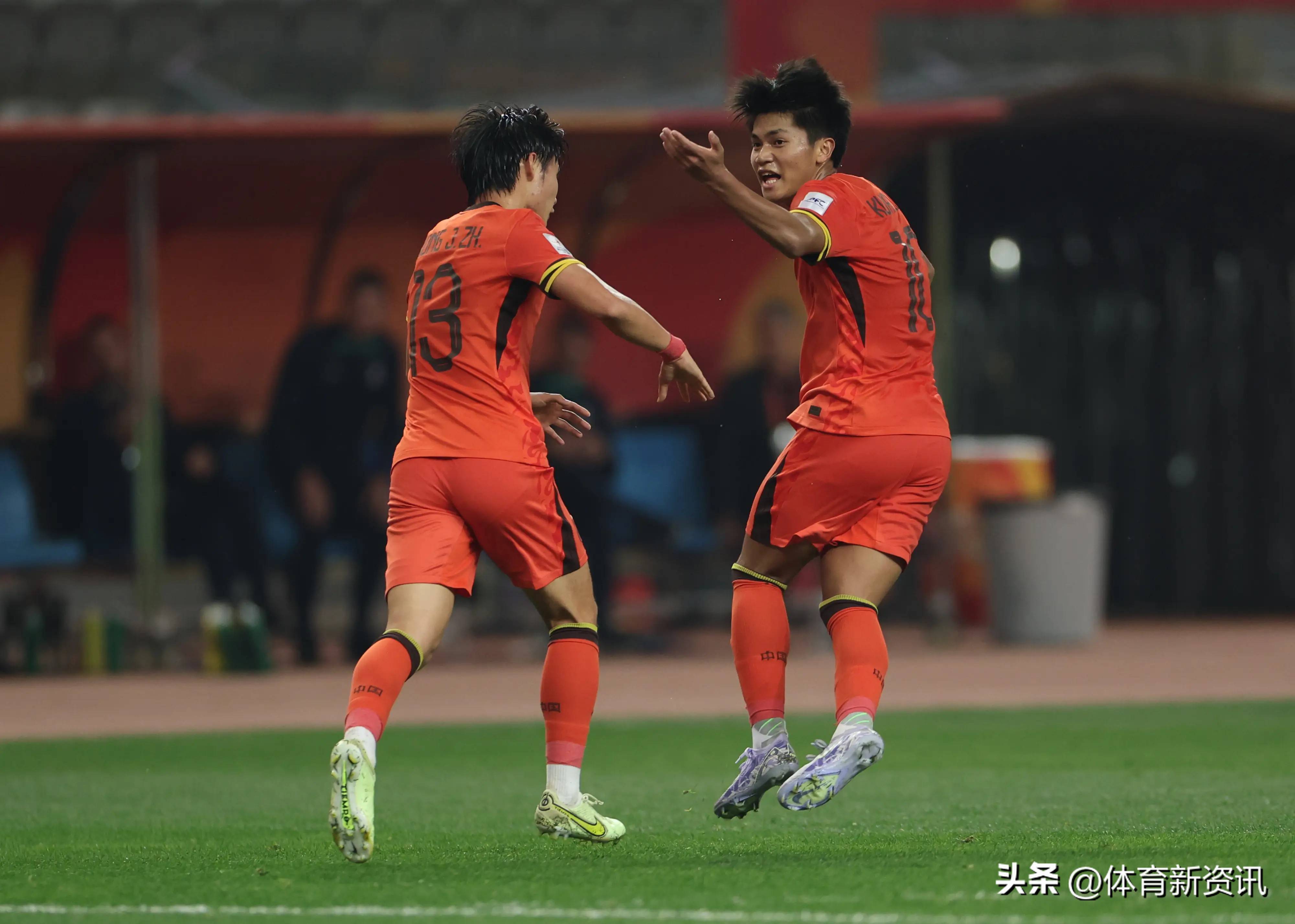 关于关键比赛时刻,球队士气高涨表现出色的信息 关于关键比赛时刻,球队士气高涨表现出色的信息