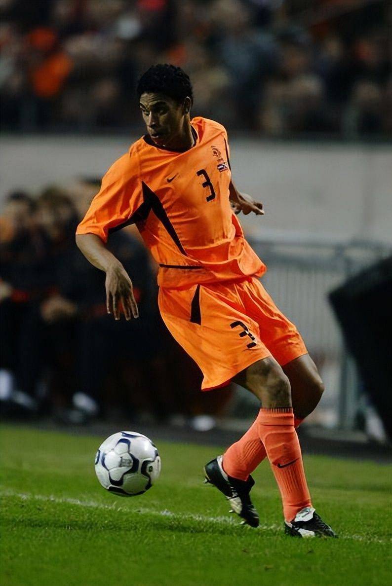 荷兰队全员努力，取得不败战绩的简单介绍