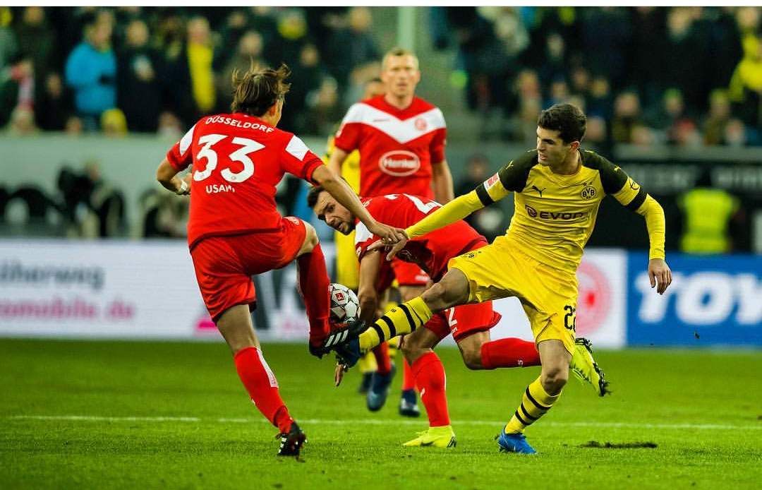 包含足球运动风靡全国,职业联赛成为焦点的词条 包含足球运动风靡全国,职业联赛成为焦点的词条