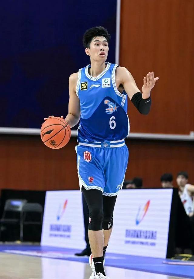 关于CBA球员技艺精湛，比赛中展现个人风采的信息