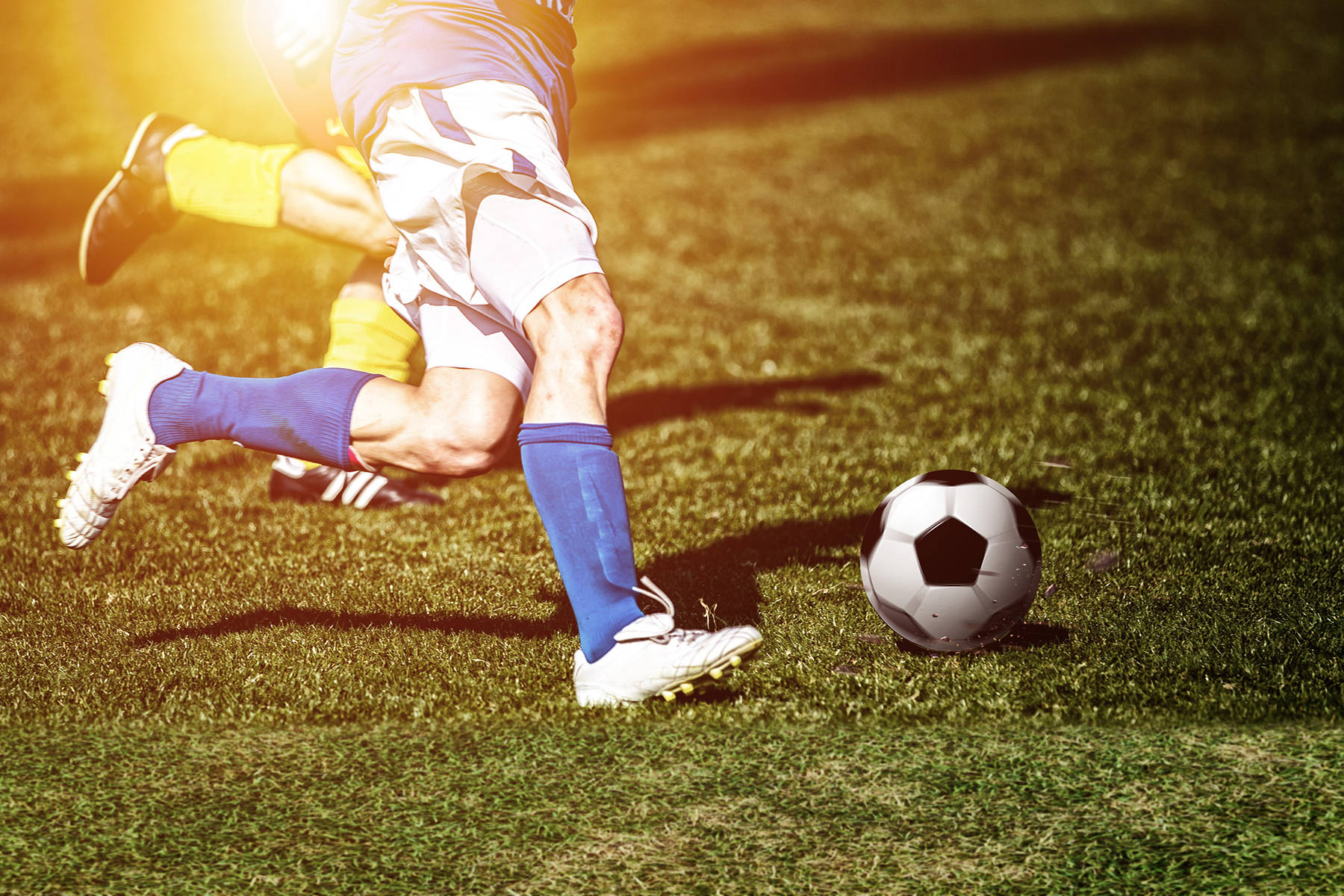 包含贝尔格莱德游击队球员努力争夺胜利，取得重要进展的词条