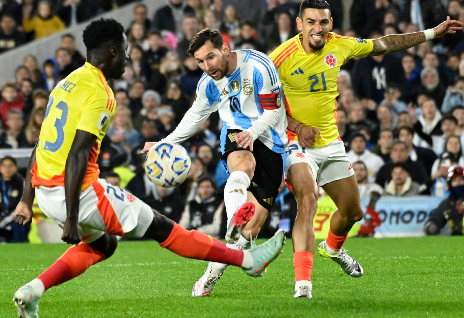 关于里尔客场逼平摩纳哥，保持不败纪录的信息