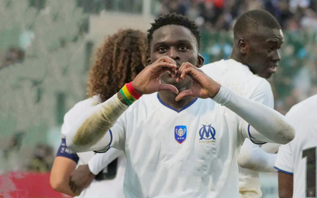 包含新晋球队特鲁瓦备受瞩目，在法甲联赛中展现实力的词条