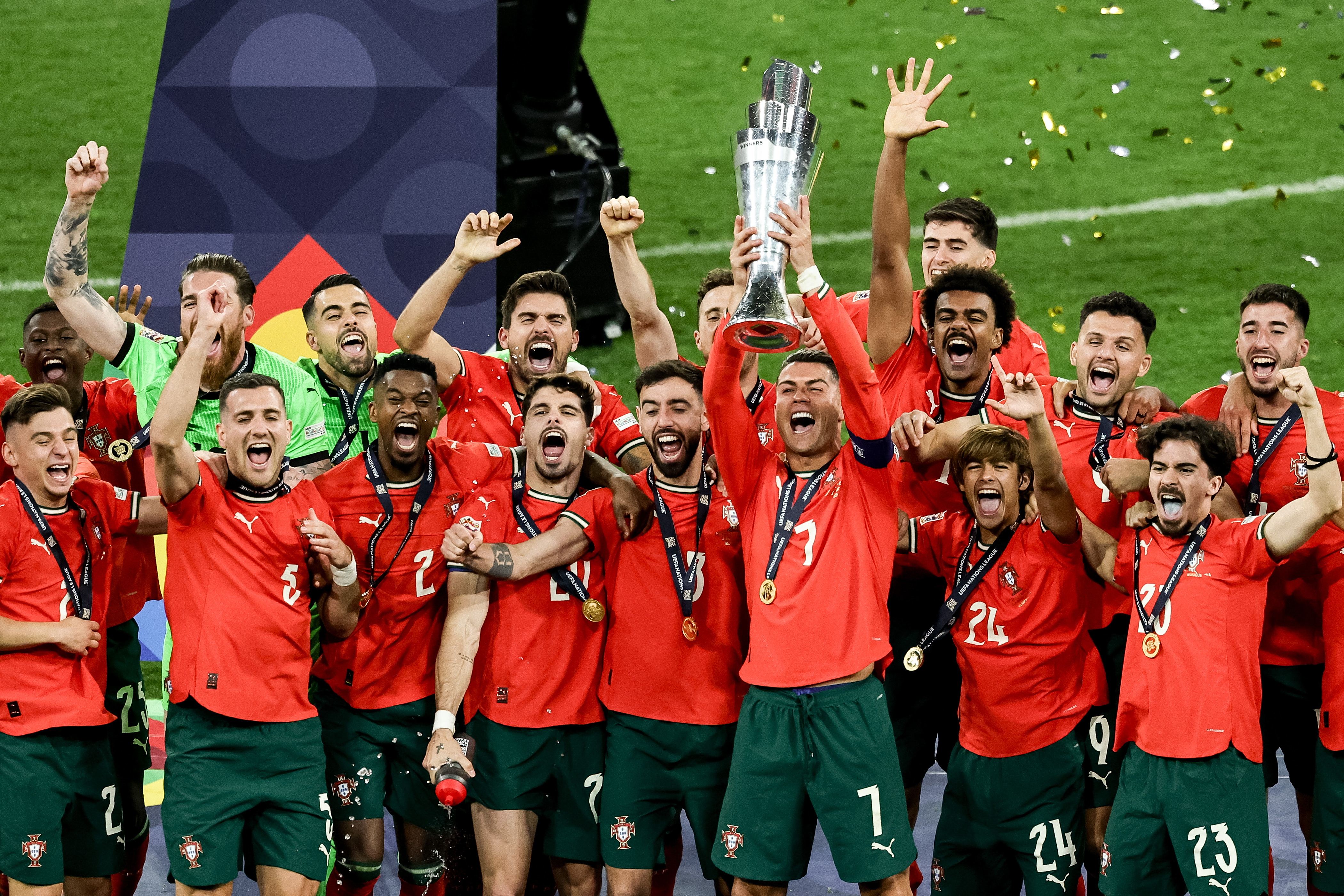 欧锦赛国家队大赛，角逐激烈