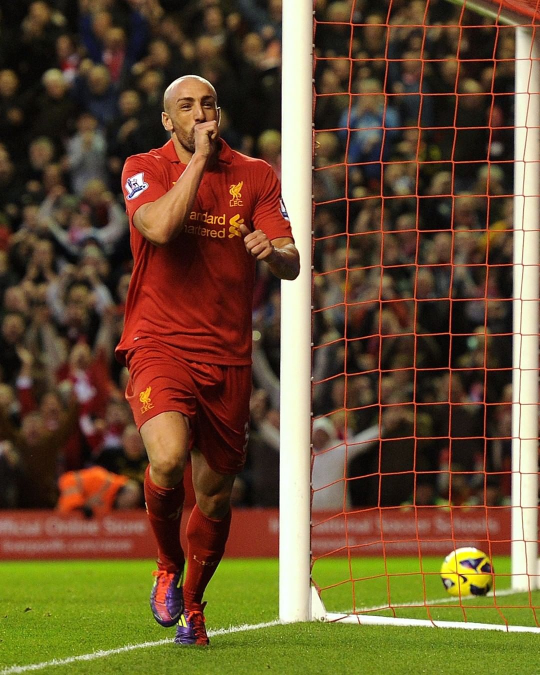 利物浦客场告捷,小组领跑稳中有升 利物浦客场告捷,小组领跑稳中有升