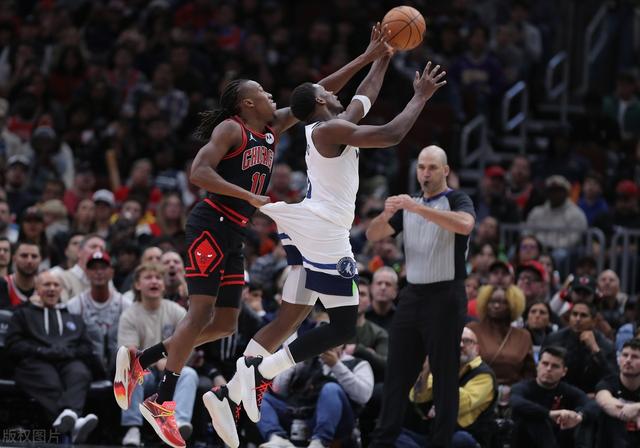 关于公牛后卫连续砍下30分，带领球队战胜对手的信息