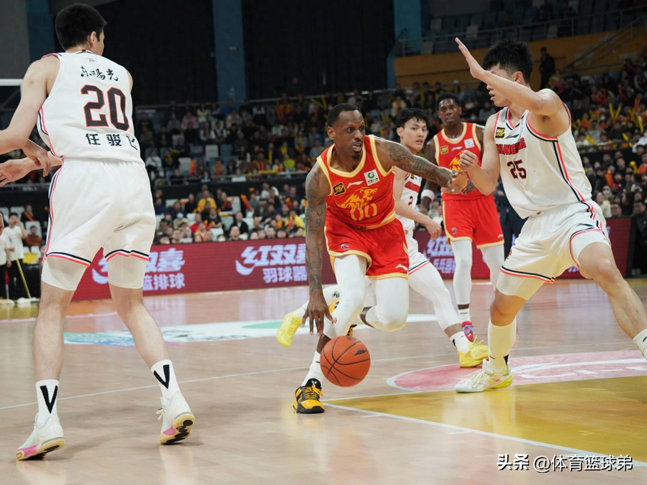 内蒙古队主场告捷，战胜广厦队