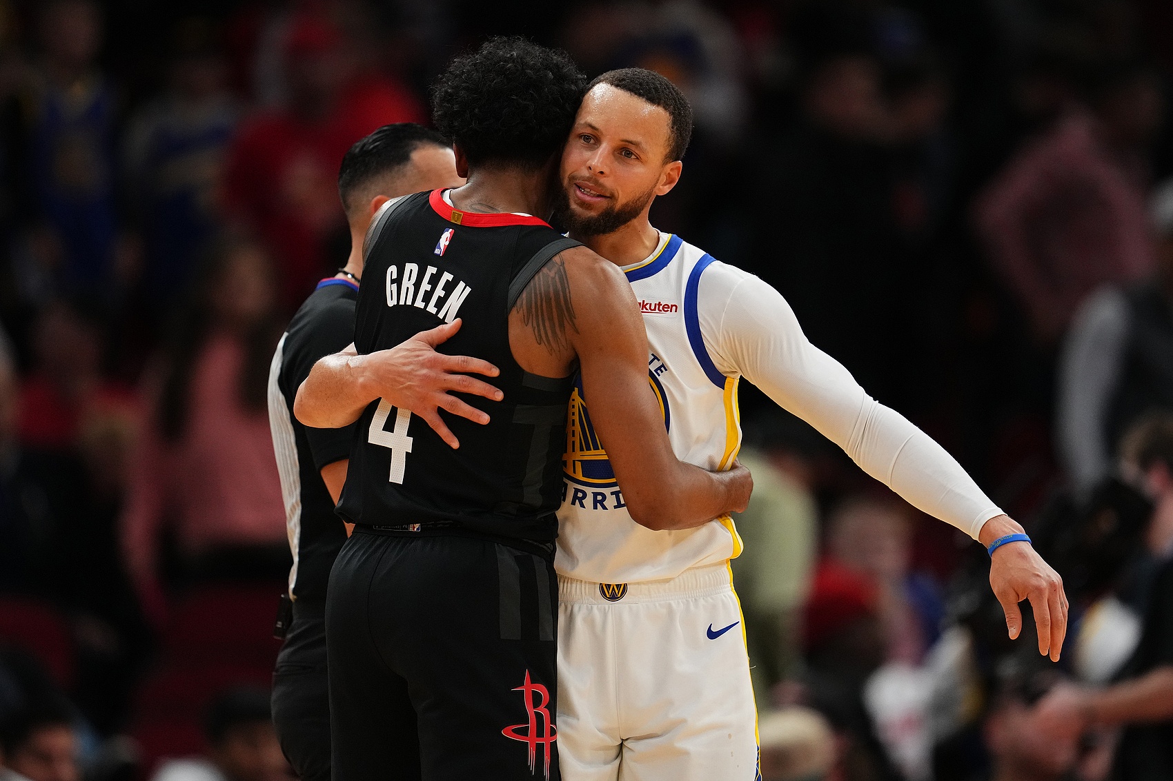 开拓者客场大胜马刺，东部征战取胜