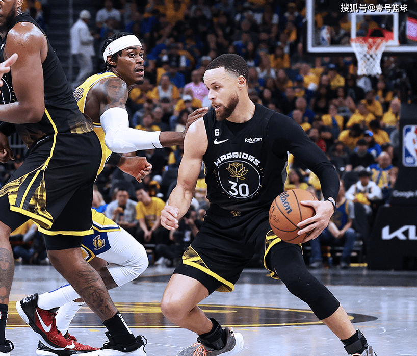 关于那不勒斯横扫丹麦,德容打破历史纪录的信息 关于那不勒斯横扫丹麦,德容打破历史纪录的信息