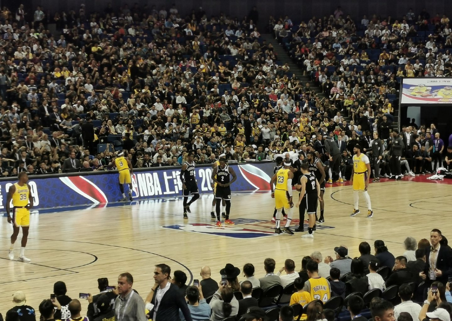 柏林田径赛场现场座无虚席，轰动一时的简单介绍