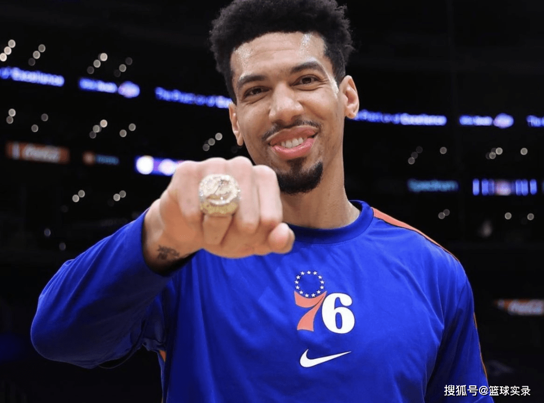 黄蜂绝杀爵士，丹尼·格林完成帽子戏法的简单介绍