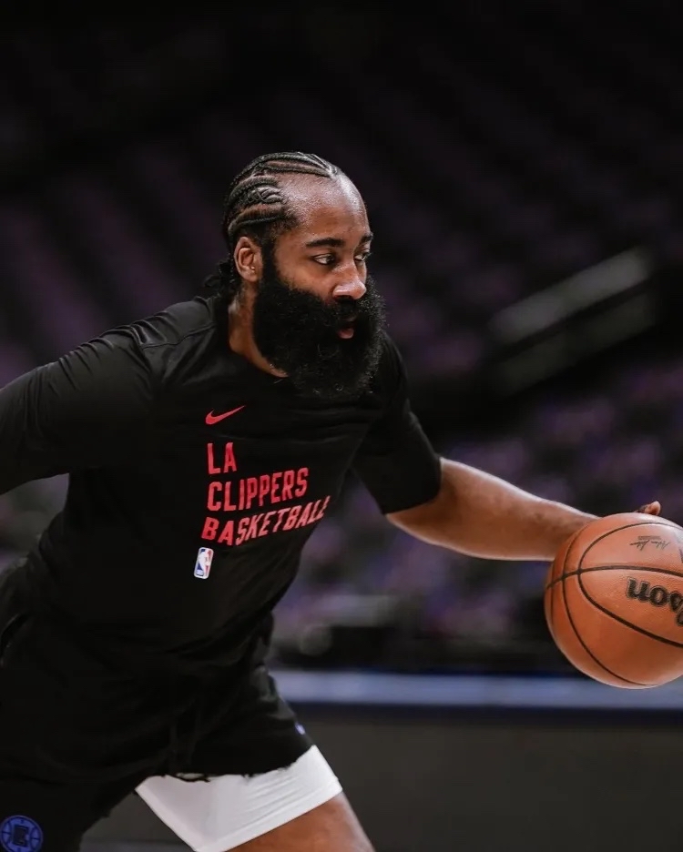 美国男篮强势南韩男篮，哈登完成帽子戏法