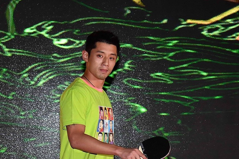 中国队险胜韩国队，张继科点燃赛场