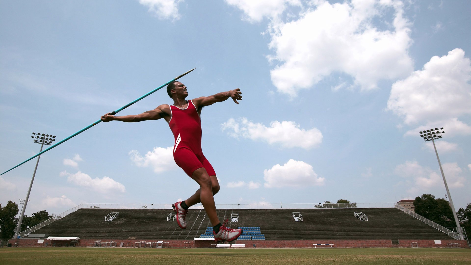 魔术强势晋级新疆队,库里成为关键先生