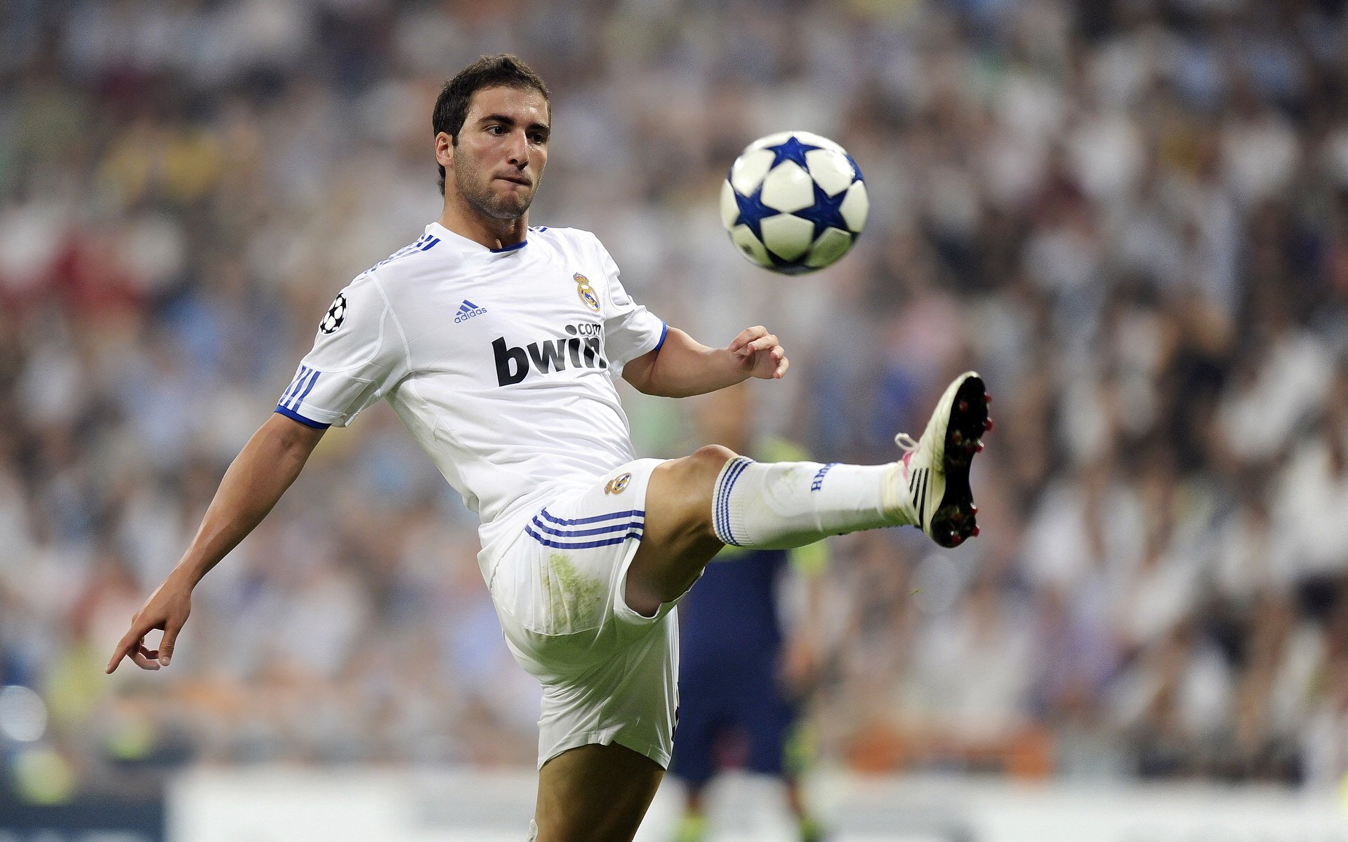 世界排名争夺战焦点战,爱尔兰最后时刻绝杀拜仁,改写欧洲足坛格局