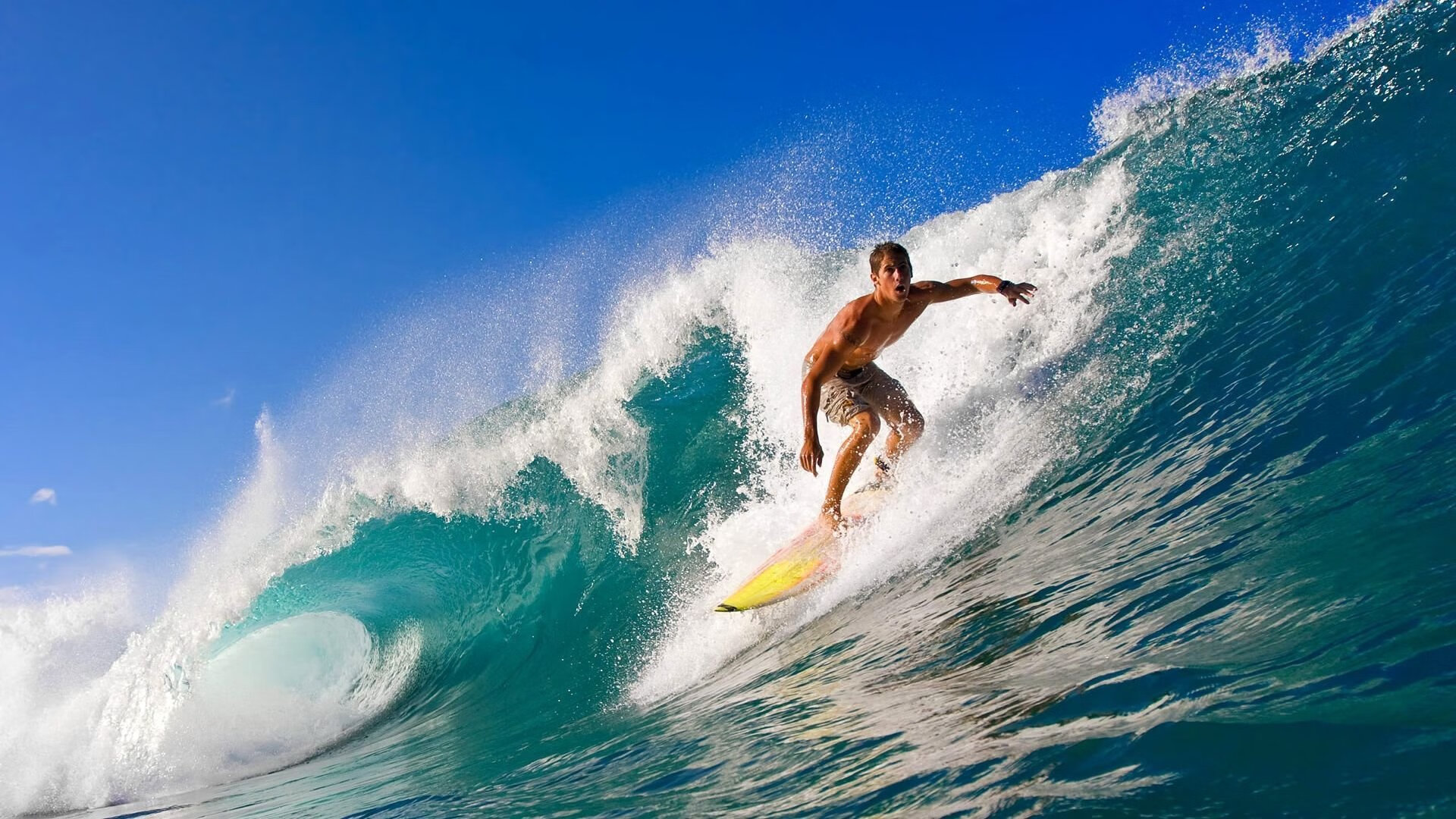 赛道上的太阳，布克在F1揭幕战连续得分接管比赛