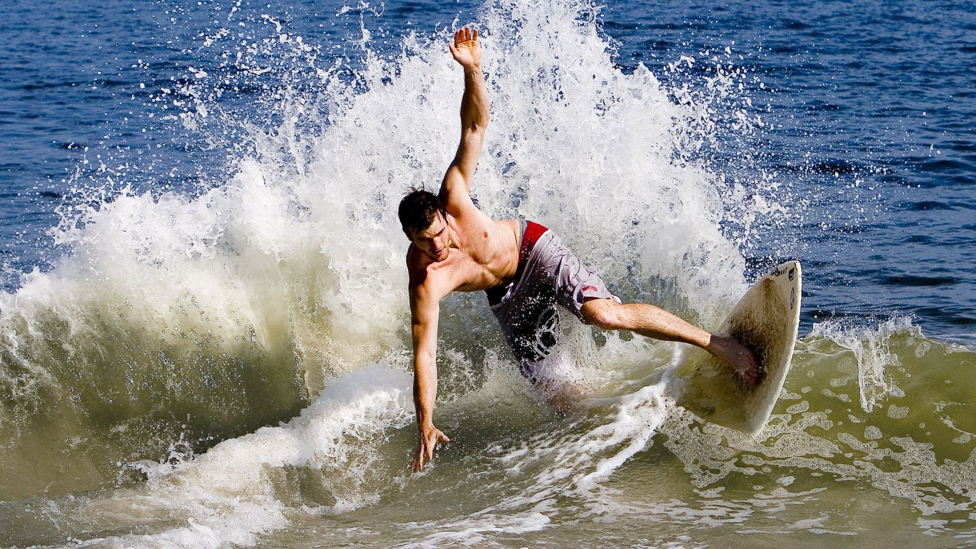 法网横扫联合杯，兹维列夫统治全场，一场技术与意志的完美风暴